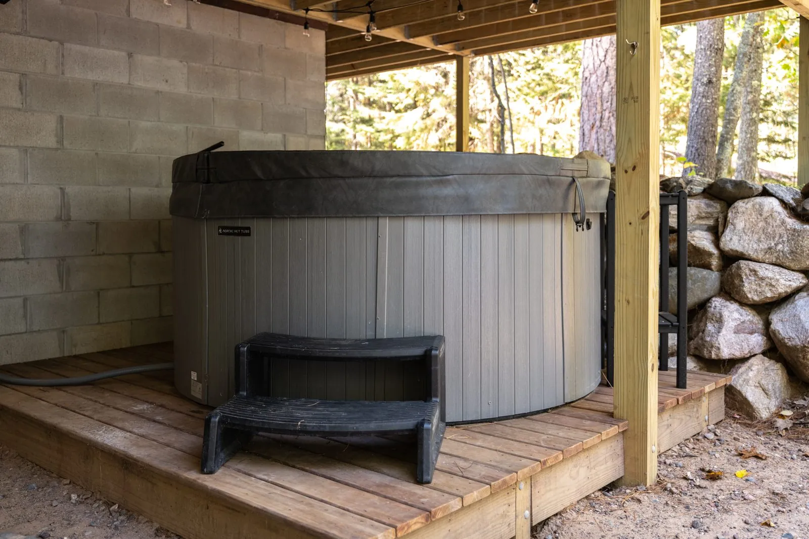 Year-round hot tub